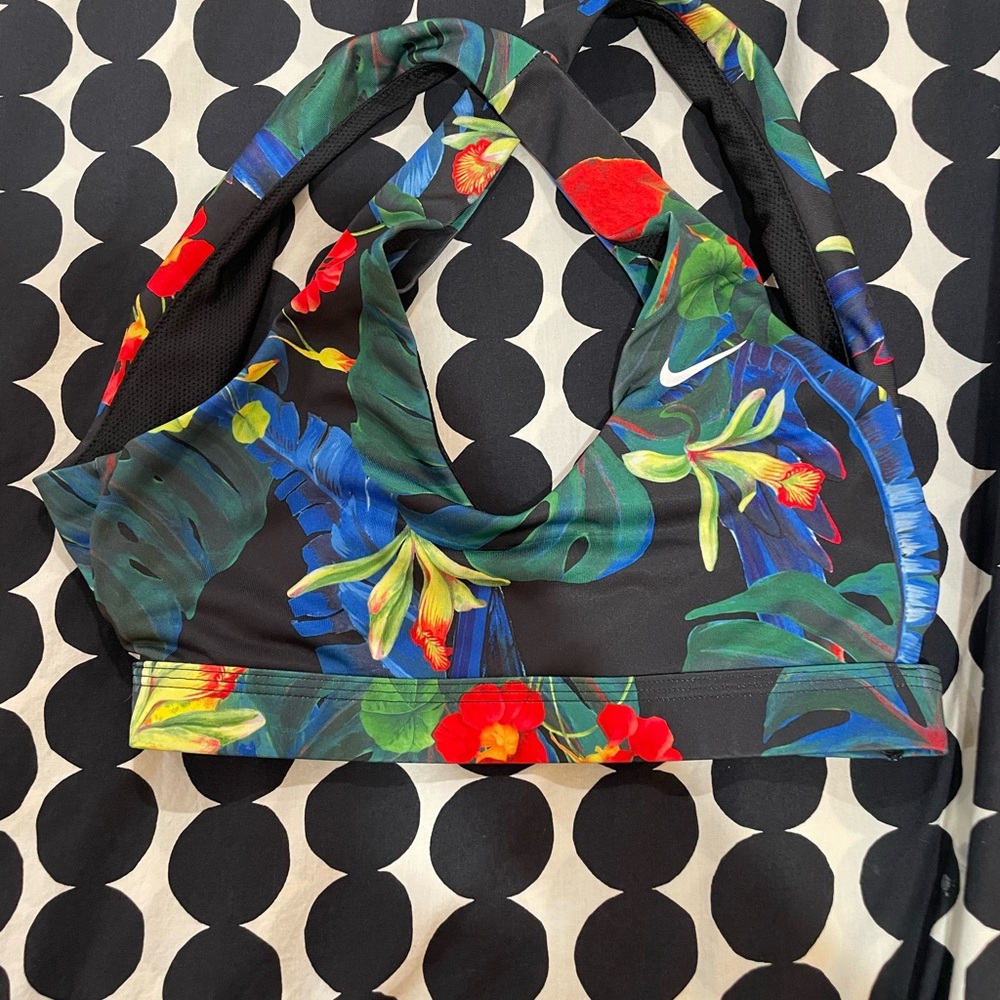 Nike Indy Light Hyper Femme sports bra in a tropical parrot print, size Small.